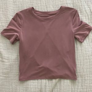 Lululemon Top with cutout in back